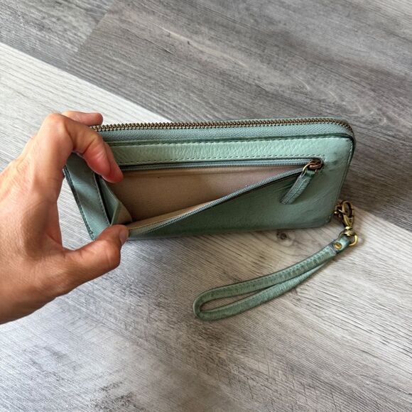 FOSSIL Leather Zip Around Wristlet Wallet Aqua Green Used - Picture 3 of 9